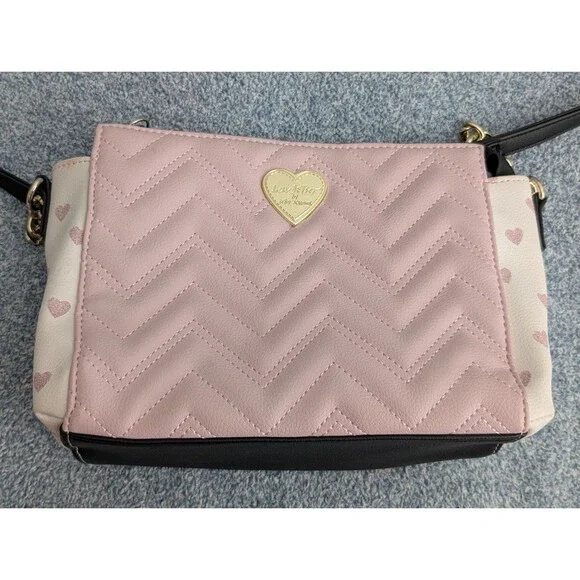 Luv Betsey by Betsey Johnson Pink Chevron Heart Crossbody Bag Gold Heart Detail - Picture 3 of 9